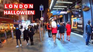 Halloween in London nightlife on a Saturday night | London Walk 2021