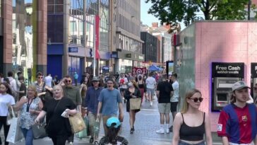 BUSY SUNNY Walk in Liverpool