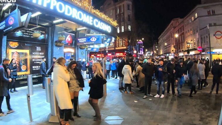 Saturday Night in LONDON SOHO, CHINATOWN and Covent Garden