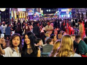 「4K HDR」 London SOHO is busy AGAIN • Central London walk at night