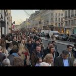 Walking London's Oxford Street on a BUSY afternoon (4K HDR)