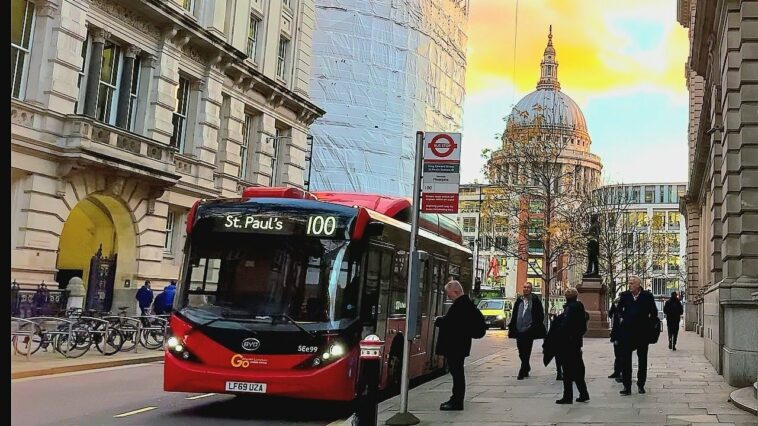 Hidden London Streets - Secret London Walking Tour (4K HDR)