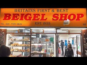 「4K HDR」 Brick Lane: London's famous Beigel Shop