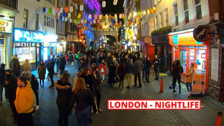 Nightlife in LONDON | Lively Saturday Night