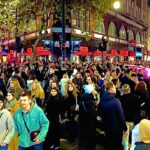 Christmas in London - BUSY Saturday Night (4K HDR)