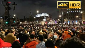 London Streets are Celebrating NYE 2023 - London Walking Tour 4K HDR