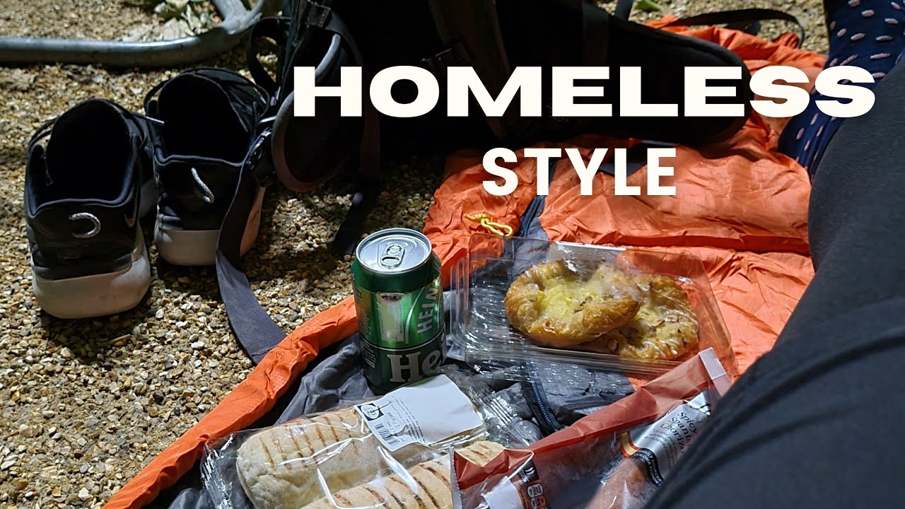 Camping by Buckingham Palace ▪︎ Waiting for Platinum Queen Jubilee