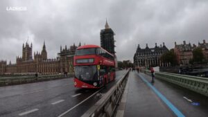 Walking on Westminster bridge BACKWARDS | London Walk